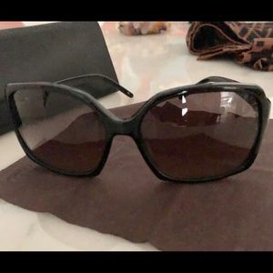 Authentic Vintage Fendi Sunglasses with The case